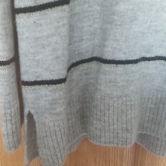 Grey sweater - Picture 4 of 4